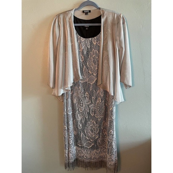 SLNY Black Metallic Silver Floral Lace Fringe FLAPPER MIDI Dress Sz 8 - Picture 1 of 8